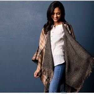 NWT Reversible Plaid & Houndstooth Kimono - Camel and Black- fringe hem one sz